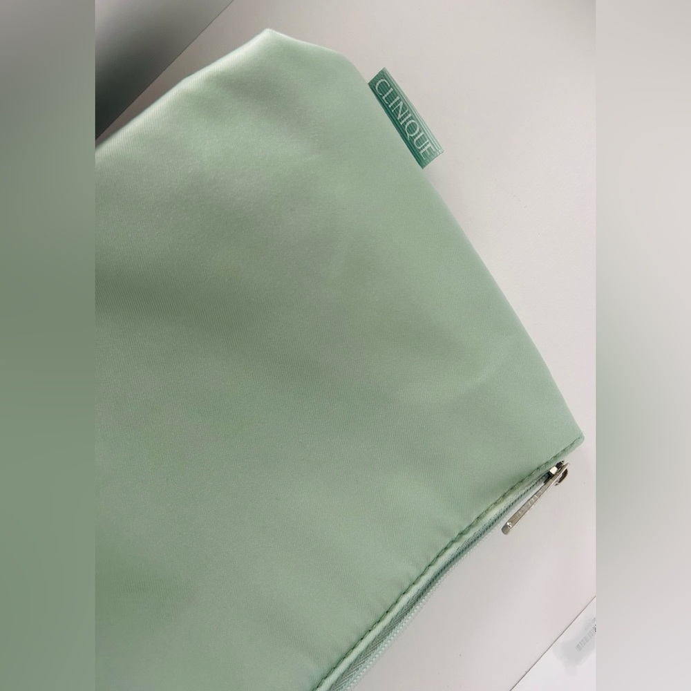 Clinique Makeup Bag Sage, Light Green